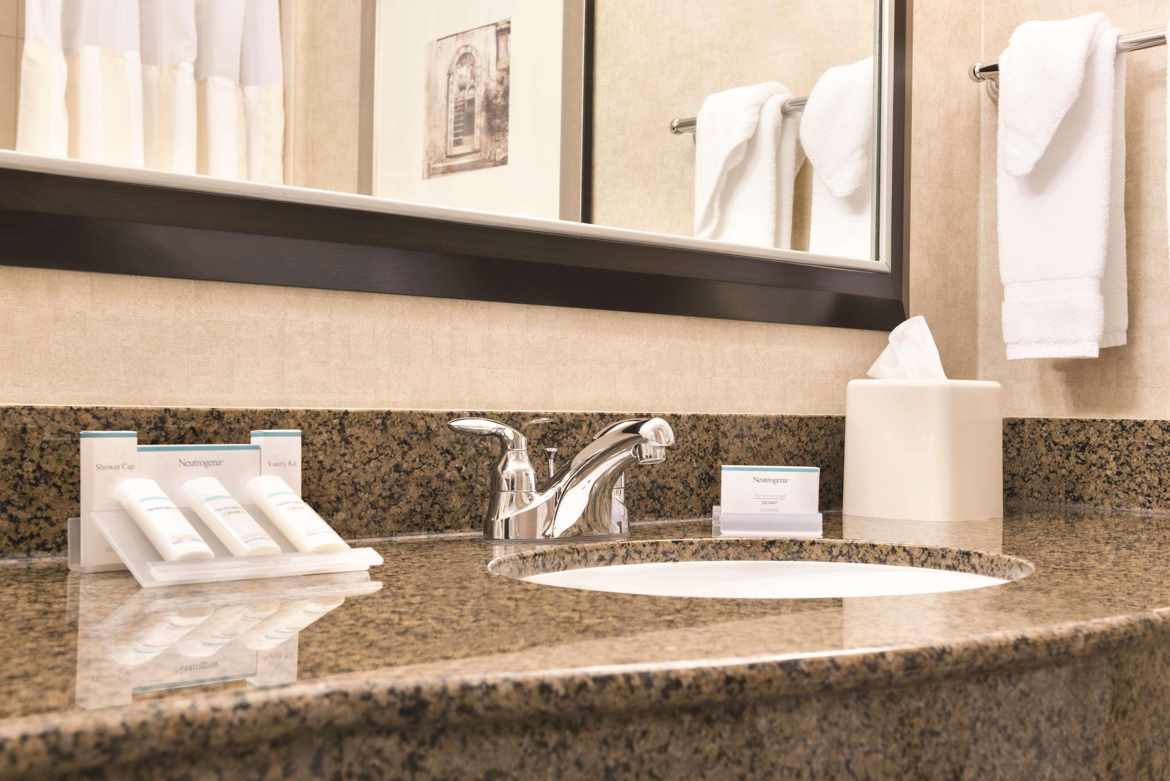 Hilton Garden Inn פארגו מראה חיצוני תמונה
